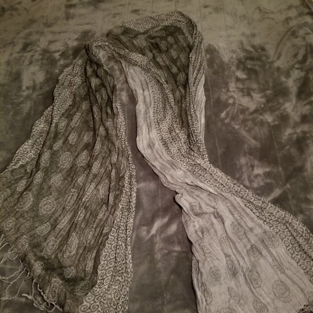 Black and grey scarf / wrap